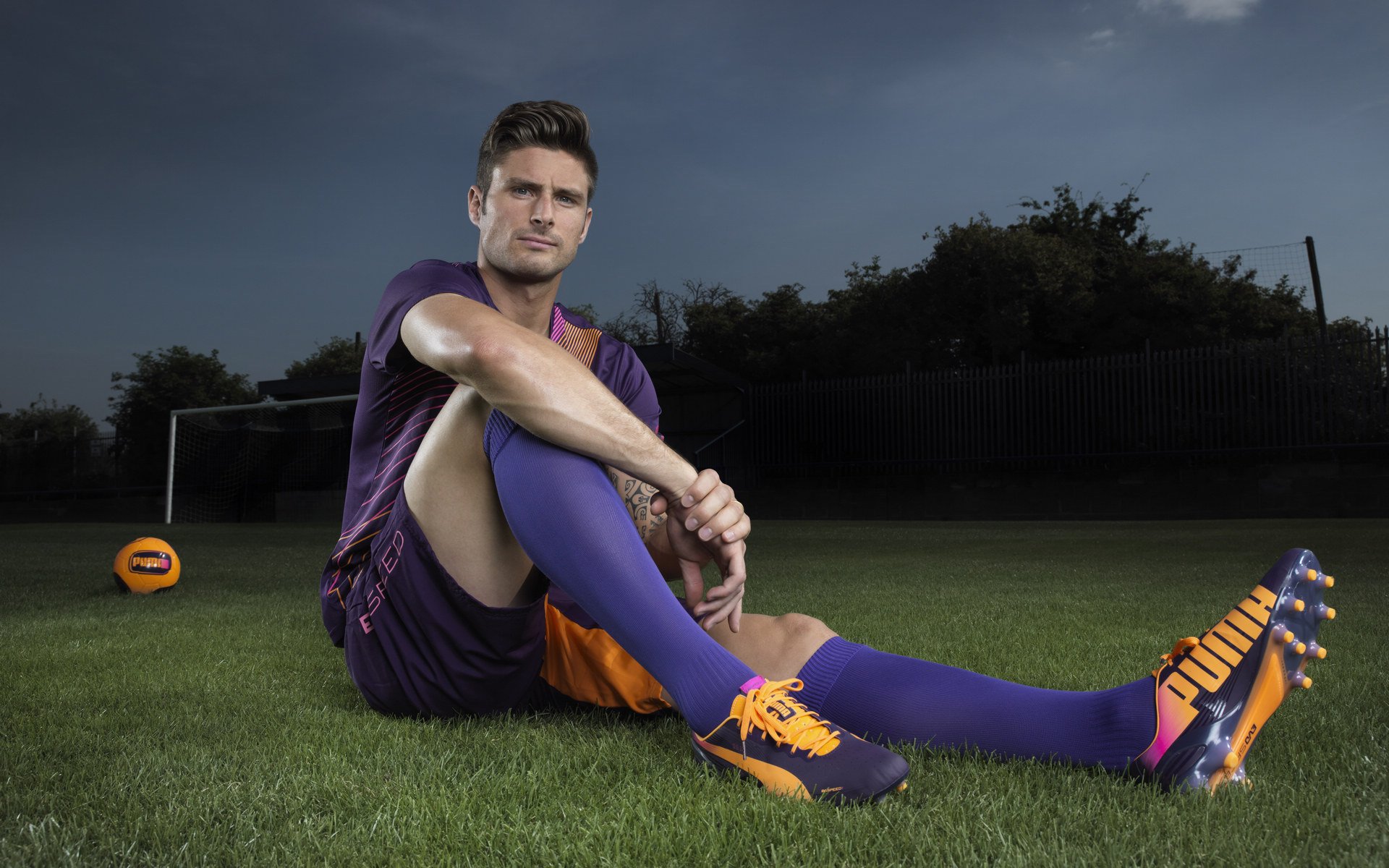 达米恩·麦肯齐：凭借超强的速度和精准的跑位，成为全黑队的进攻利器